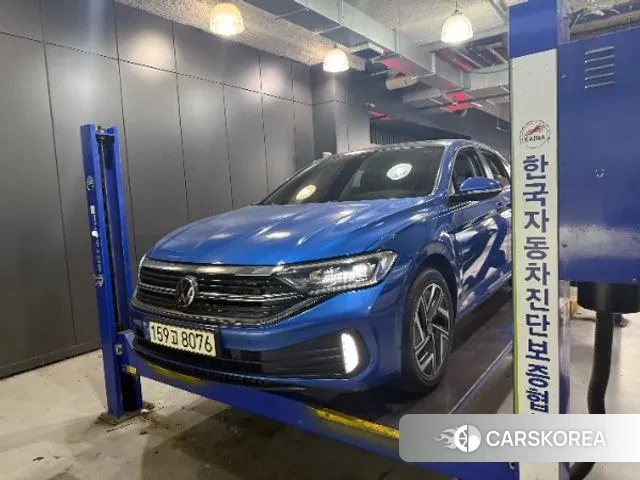 Volkswagen 7th Generation of Jetta 2023 Синий из Кореи