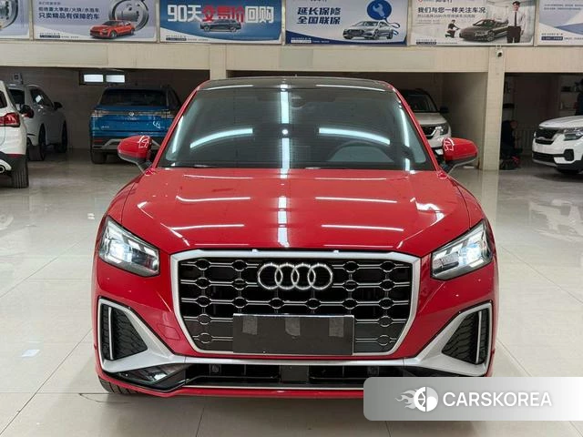 Audi Q2L 2023 Красный из Китая