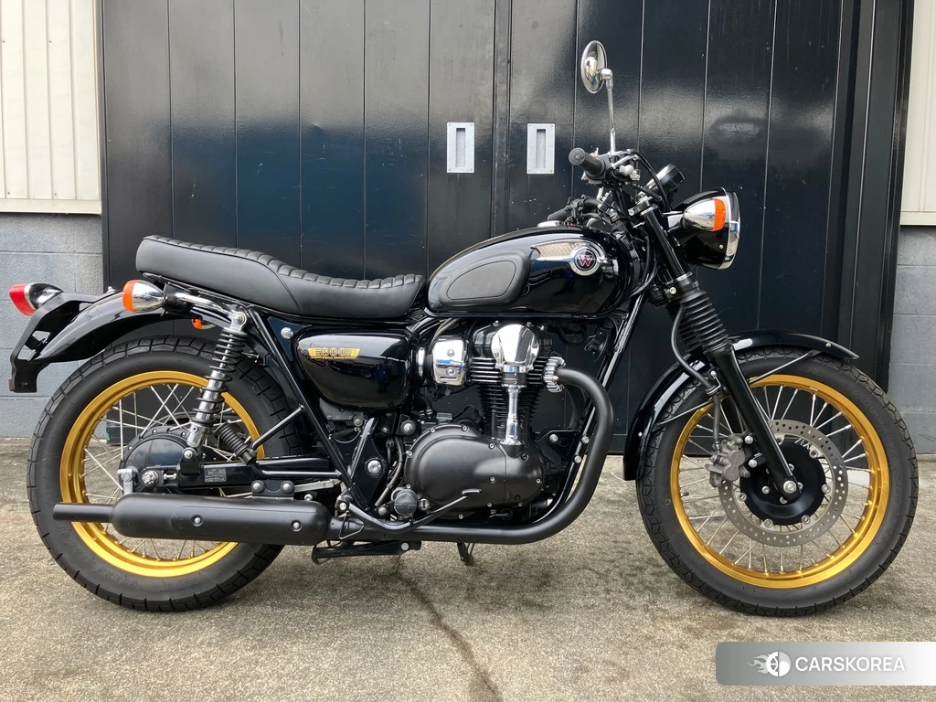 Проданный Kawasaki W800 SE 2011 из Японии