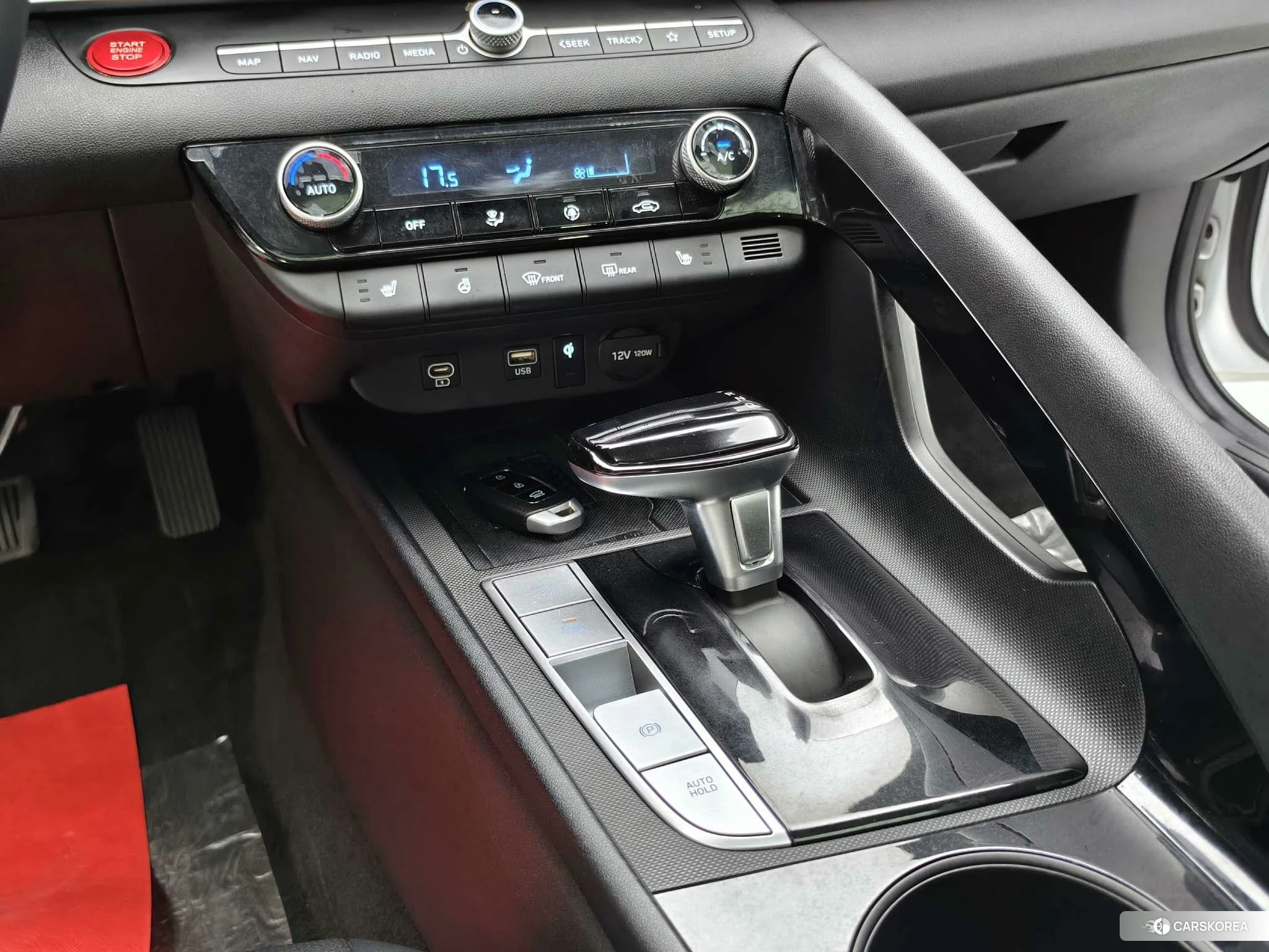 Hyundai Elantra 2023 Белый из Китая