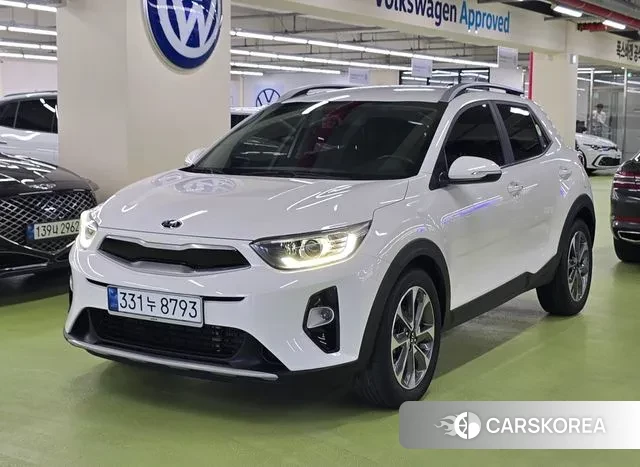Kia Stonic 2019 Белый из Кореи