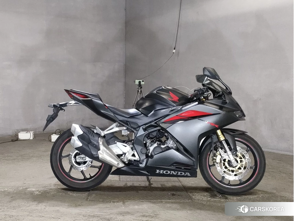Проданный Honda CBR250RR 2017 из Японии