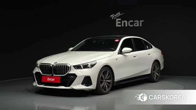 BMW 5 Series (G60) 2023 Белый из Кореи