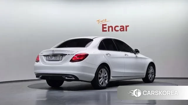 Mercedes-Benz C-Class W205 2019 Белый из Кореи