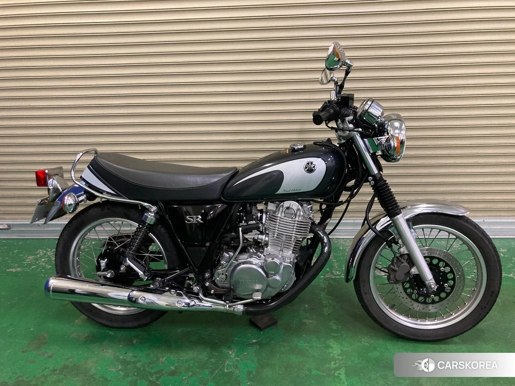 Проданный Yamaha SR 400 2021 из Японии