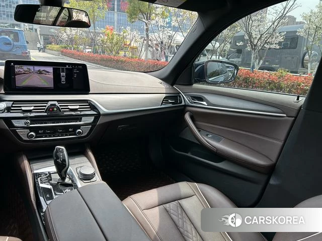 BMW 5 series 2023 Черный из Китая