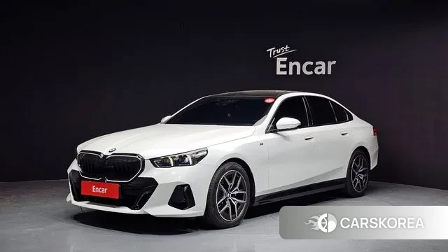 BMW 5 Series (G60) 2025 Белый из Кореи