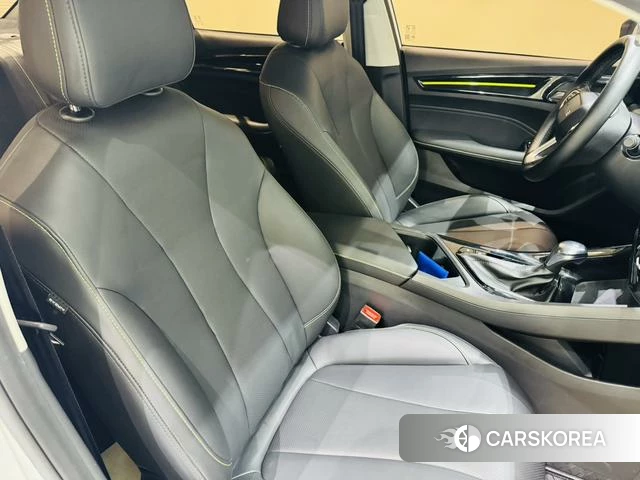 Roewe i5 2023 Белый из Китая