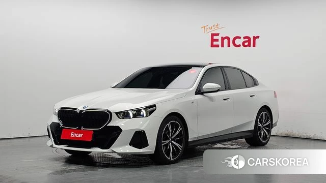 BMW 5 Series (G60) 2025 Белый из Кореи