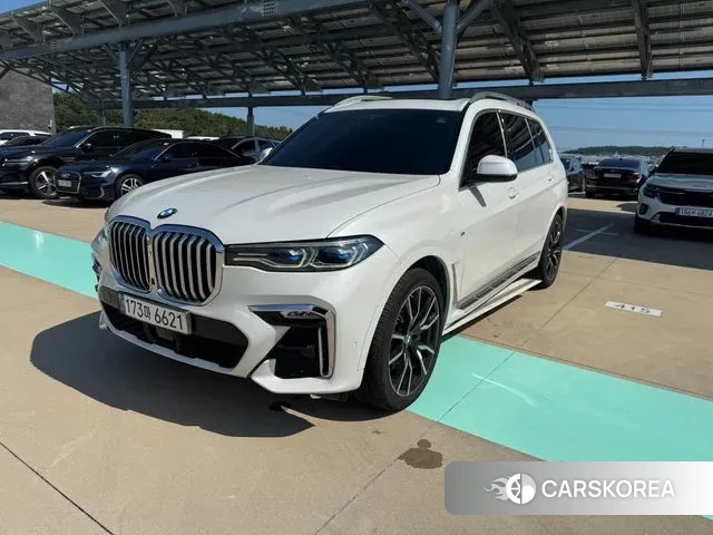 BMW X7 (G07) 2021 Белый из Кореи