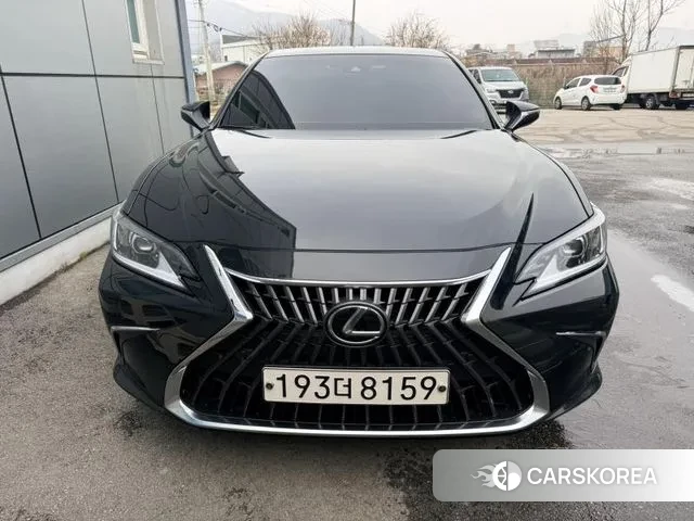 Lexus ES300h 7th generation 2022 Черный из Кореи