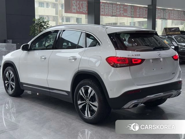 Mercedes-Benz GLA 2021 Белый из Китая