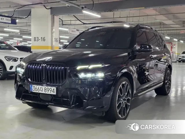 BMW X7 (G07) 2024 Черный из Кореи