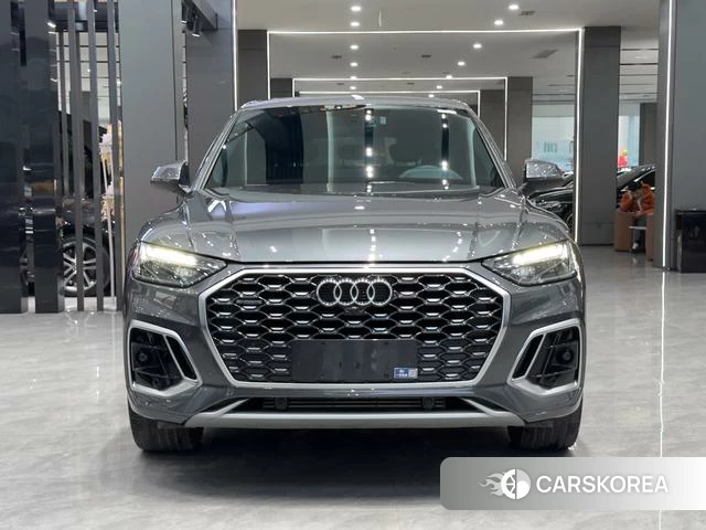 Audi Q5L Sportback 2022 Серебристо-серый из Китая