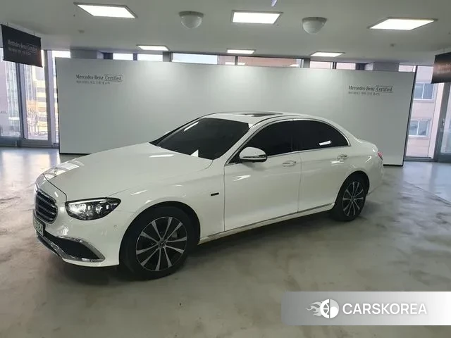 Mercedes-Benz E-Class W213 2021 Белый из Кореи