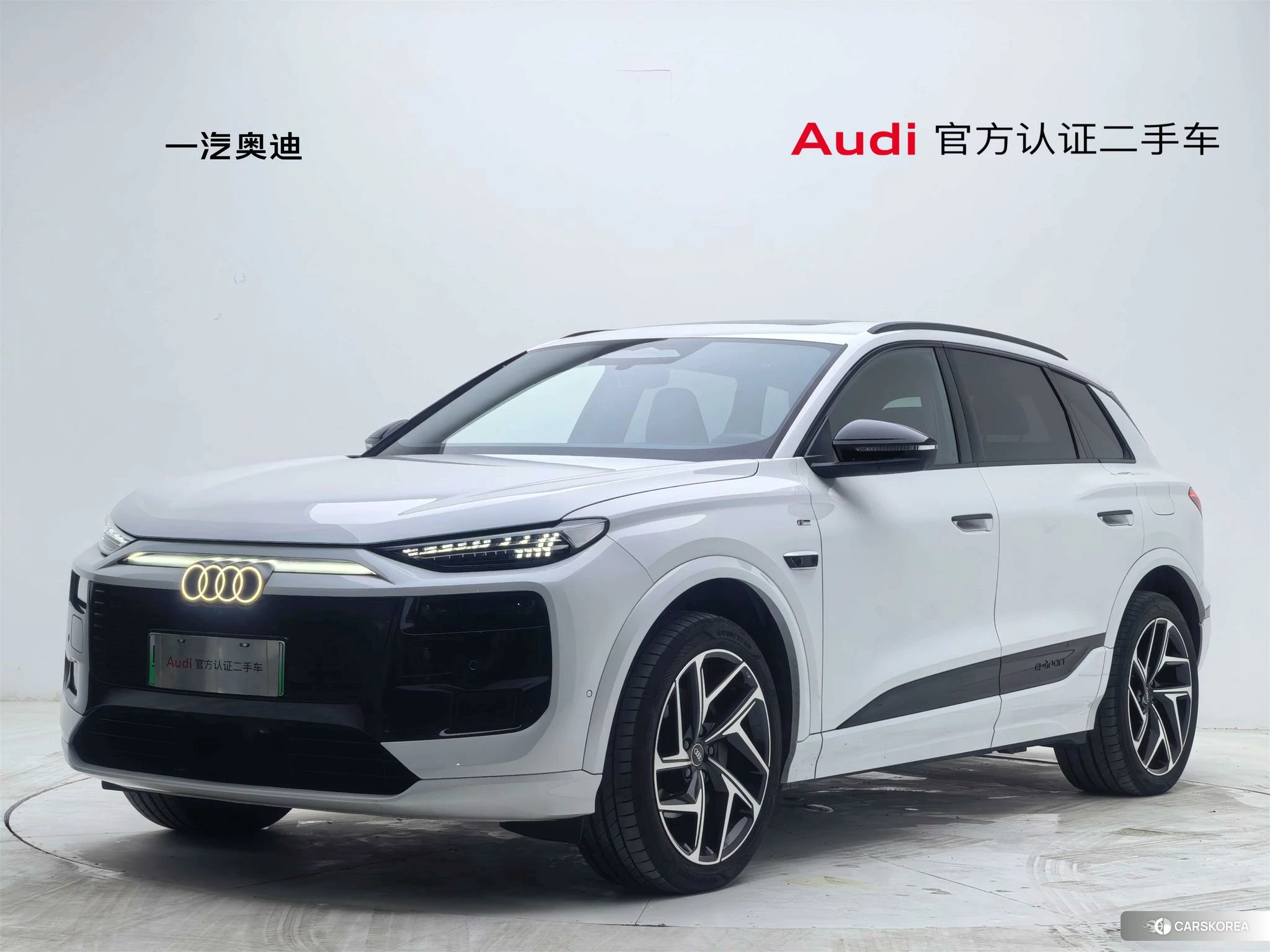 Audi Q6L e-tron 2025 Белый из Китая