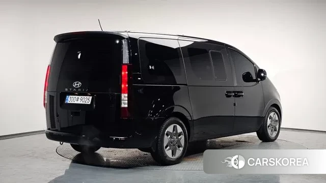 Hyundai Staria 2025 Черный из Кореи