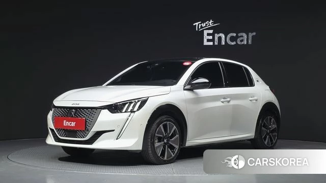 Peugeot e-208 second Generation 2021 Белый из Кореи