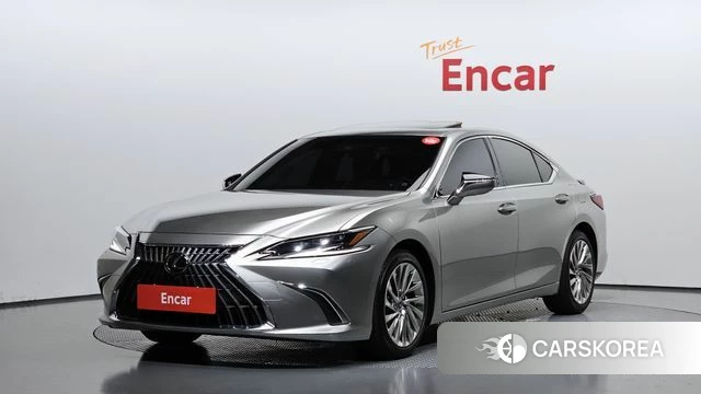 Lexus ES300h 7th generation 2023 Серебристо-серый из Кореи