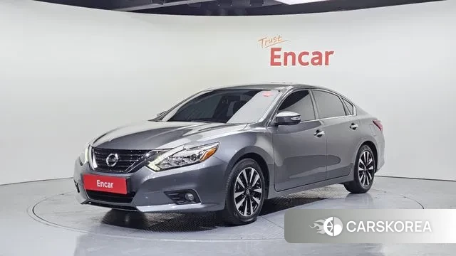 Nissan Altima 2018 Серый из Кореи