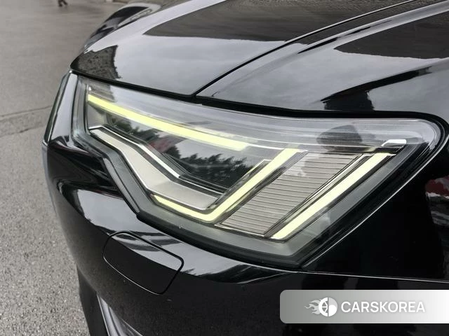 Audi A6L 2021 Черный из Китая