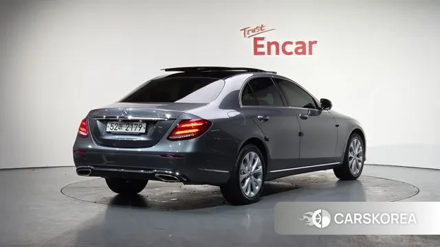 Mercedes-Benz E-Class W213 2019 Серый из Кореи