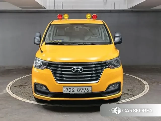 Hyundai The New Grand Starex 2019 Желтый из Кореи