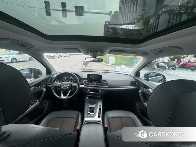 Audi Q5L 2019 Черный из Китая