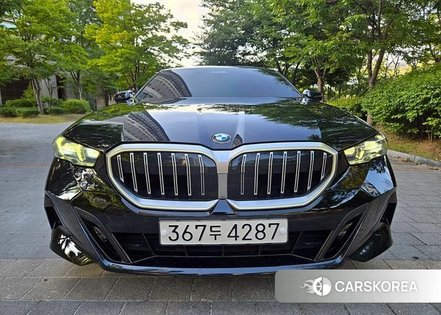 BMW 5 Series (G60) 2025 Синий из Кореи