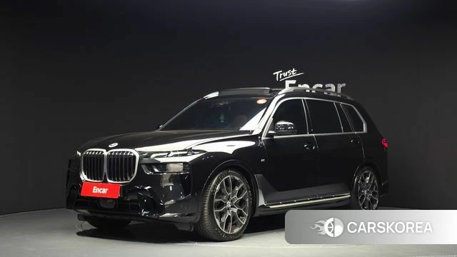 BMW X7 (G07) 2023 Черный из Кореи