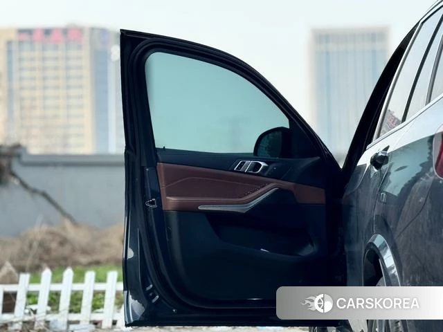 BMW X5 (imported) 2021 Темно-серый из Китая