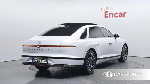 Hyundai Grandeur Hybrid (GN7) 2024 Белый из Кореи