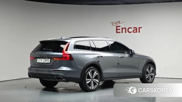 Volvo V60 Cross-Country 2nd Generation 2019 Серый из Кореи