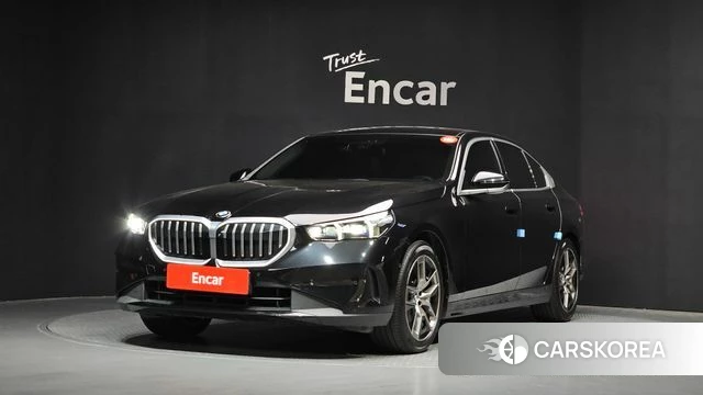 BMW 5 Series (G60) 2023 Черный из Кореи
