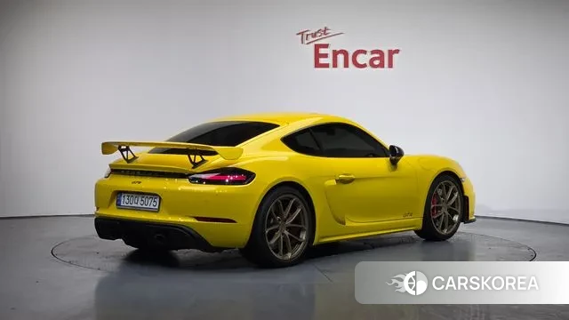 Porsche 718 Cayman 2023 Желтый из Кореи