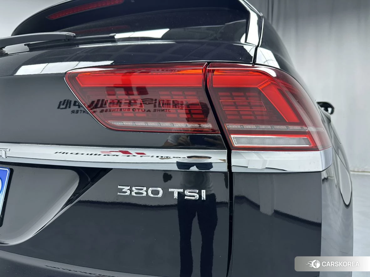 Volkswagen Tourang 2020 Черный из Китая