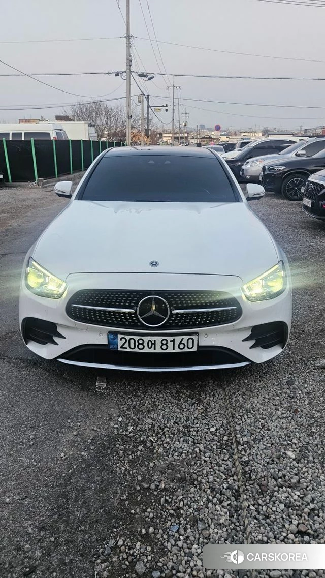 Mercedes-Benz E-Class W213 2021 Белый из Кореи