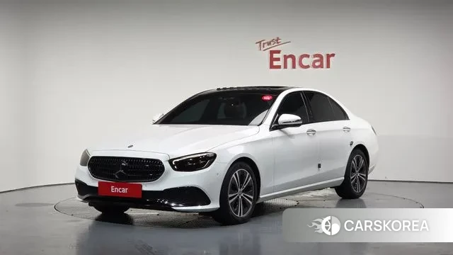 Mercedes-Benz E-Class W213 2021 Белый из Кореи
