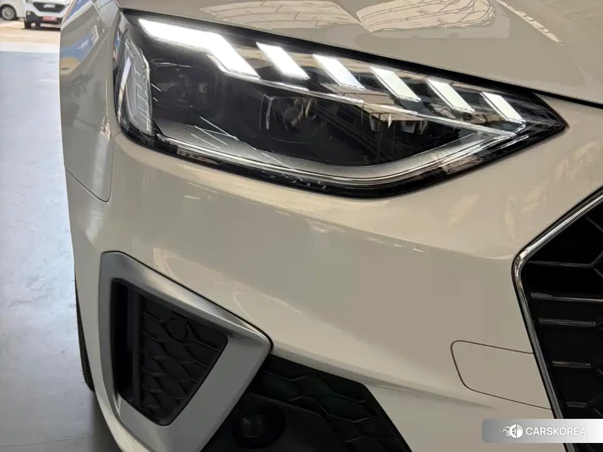 Audi A4L 2023 Белый из Китая