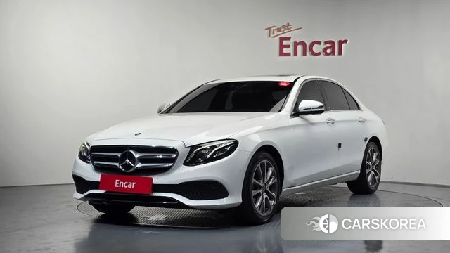 Mercedes-Benz E-Class W213 2018 Белый из Кореи