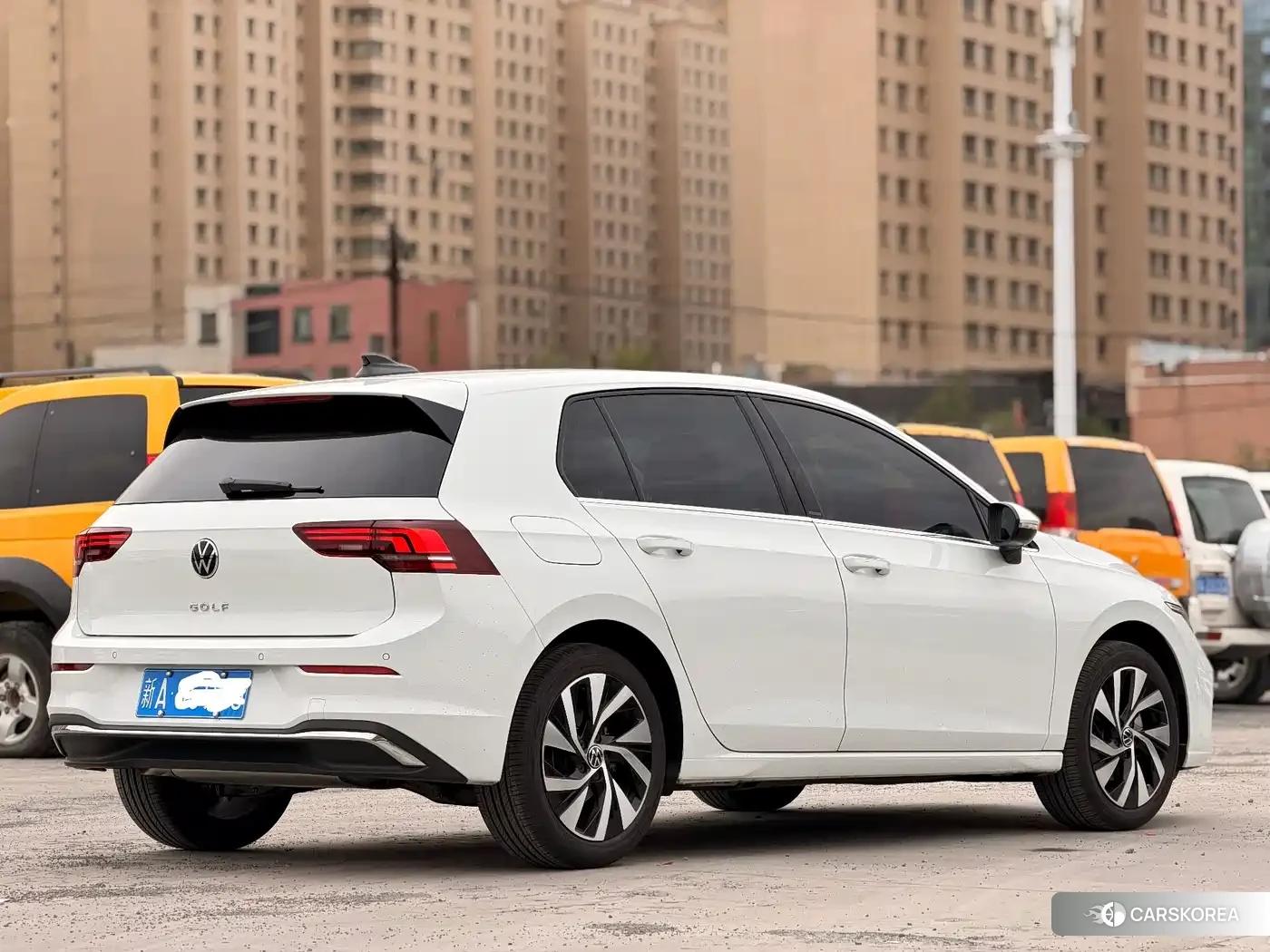 Volkswagen Golf 2026 Белый из Китая