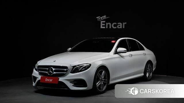 Mercedes-Benz E-Class W213 2018 Белый из Кореи