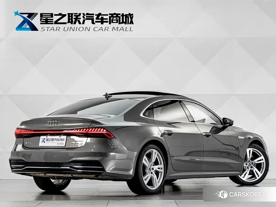 Audi A7L 2026 Silver/gray из Китая