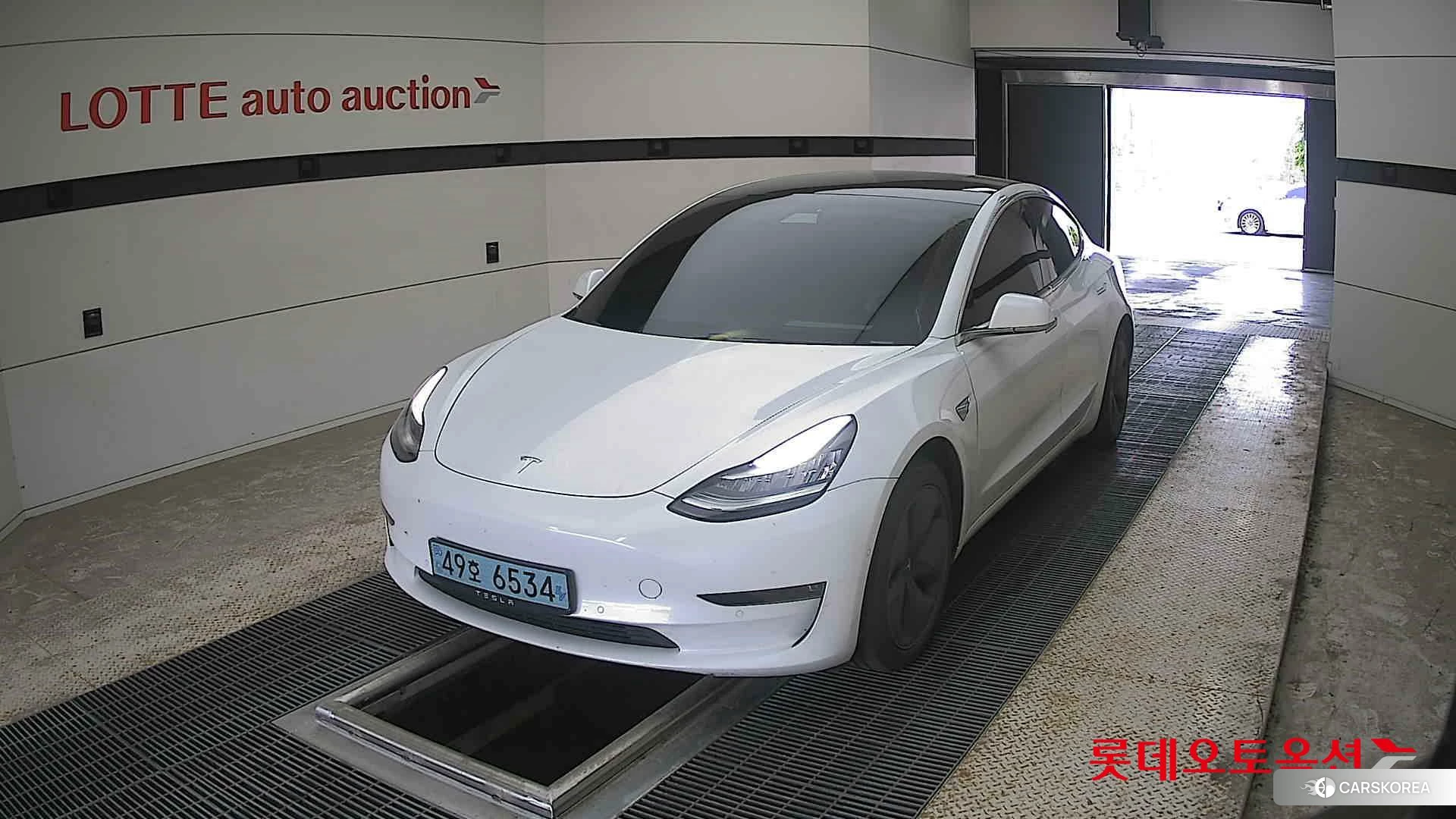 Tesla Model 3 Long Range 2020 Pearl White Multi-coat из Кореи