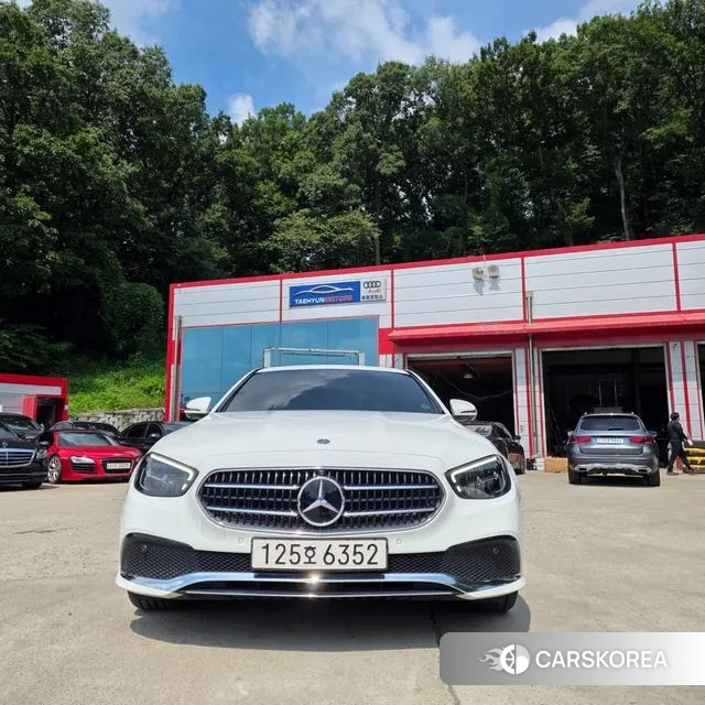 Mercedes-Benz E-Class W213 2022 Белый из Кореи