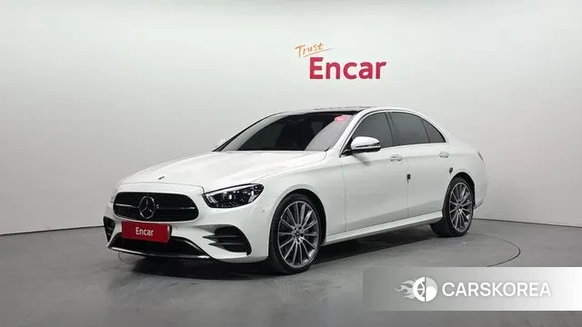 Mercedes-Benz E-Class W213 2022 Белый из Кореи