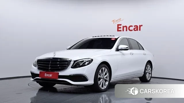 Mercedes-Benz E-Class W213 2019 Белый из Кореи