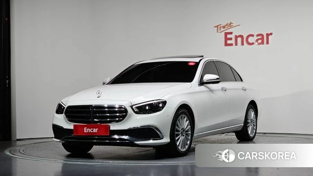 Mercedes-Benz E-Class W213 2023 Белый из Кореи