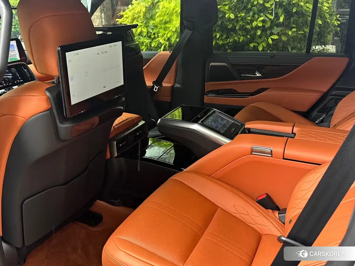 Lexus LX 2026 Silver/gray из Китая