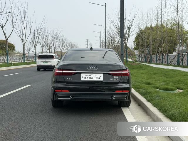 Audi A6L 2021 Черный из Китая
